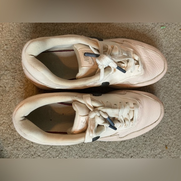 Nike Air Max Light Pink Sneakers Size 9 - Picture 4 of 11